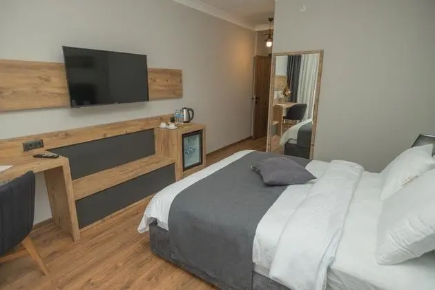 Suite, Göl Manzaralı, Balkonlu