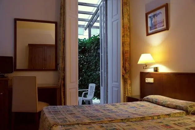 Economy Tek Büyük veya İki Ayrı Yataklı Oda, Ek Bina