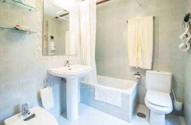 Basic Tek Büyük veya İki Ayrı Yataklı Oda, 1 Yatak Odası