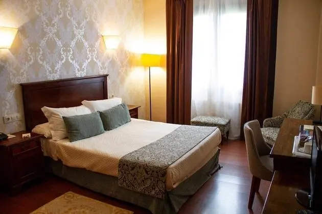 Tek Büyük veya İki Ayrı Yataklı Oda