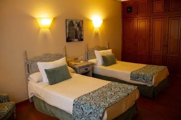 Tek Büyük veya İki Ayrı Yataklı Oda