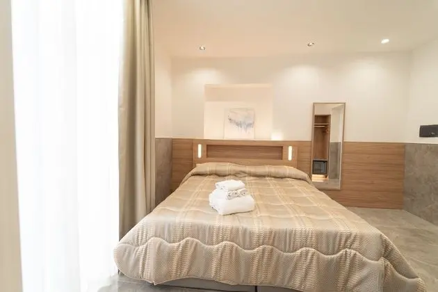 Classic Tek Büyük Yataklı Oda