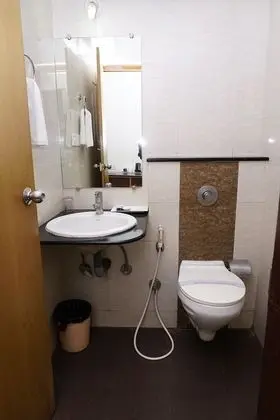 Deluxe Tek Büyük Yataklı Oda, 1 En Büyük (King) Boy Yatak, Engellilere Uygun, Sigara İçilebilir