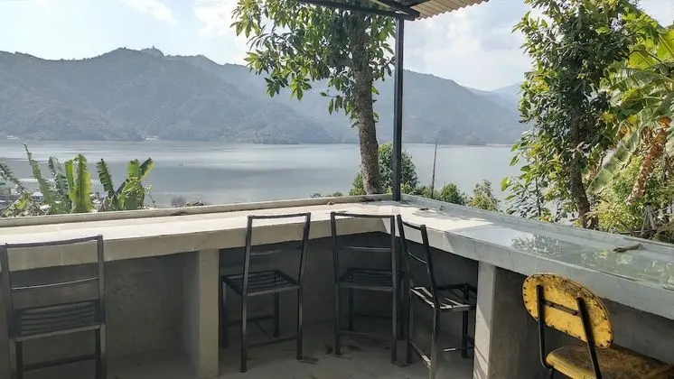 Tek Büyük Yataklı Oda, Göl Manzaralı