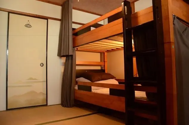 Ortak Ranzalı Oda, Sigara İçilmez (For 6 People)