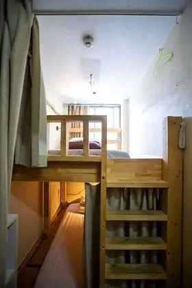 Ortak Ranzalı Oda, Karma Ranzalı Oda (Bunk Beds, Shared Bathroom)