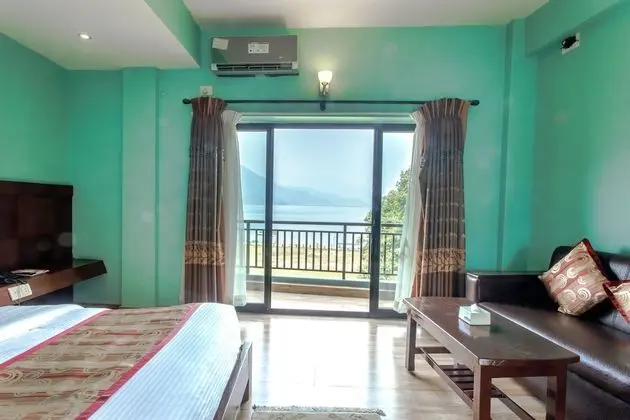 Deluxe Tek Büyük veya İki Ayrı Yataklı Oda
