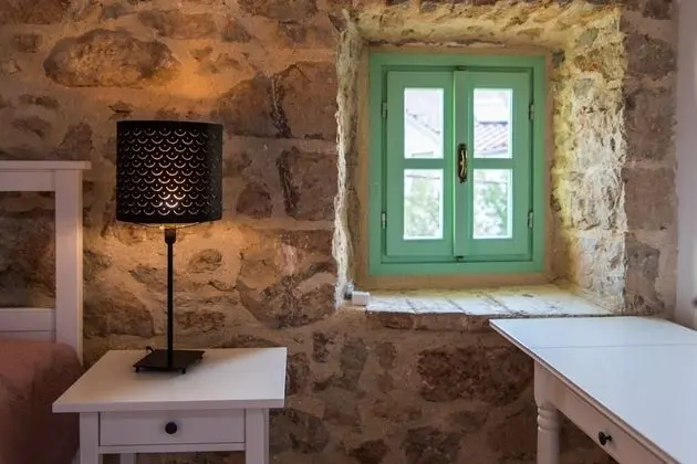 Ev (Peace - rustic with pool - H(4+2))