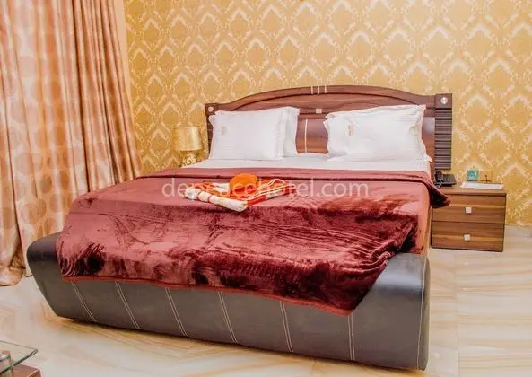 Deluxe Tek Büyük Yataklı Oda