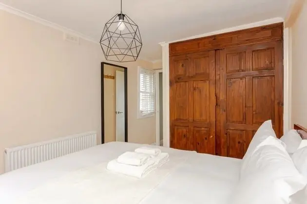 Basic Apart Daire, 1 En Büyük (King) Boy Yatak