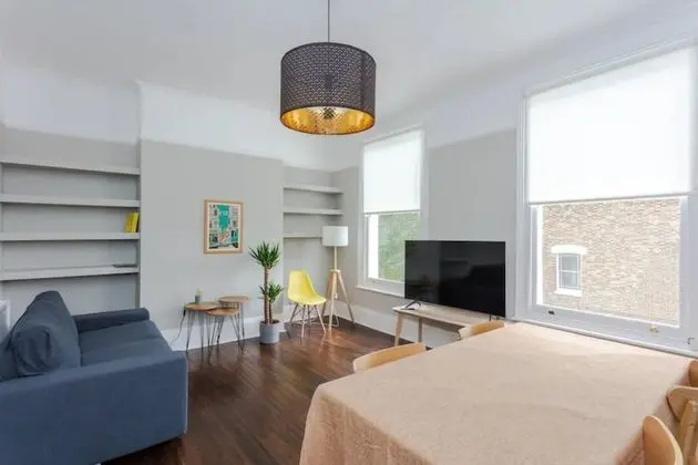 Basic Apart Daire, 1 En Büyük (King) Boy Yatak