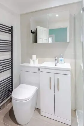 Basic Apart Daire, 1 En Büyük (King) Boy Yatak