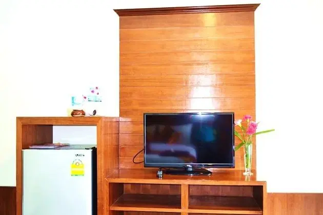 Deluxe Tek Büyük Yataklı Oda, 1 Çift Kişilik Yatak, Havuz Manzaralı