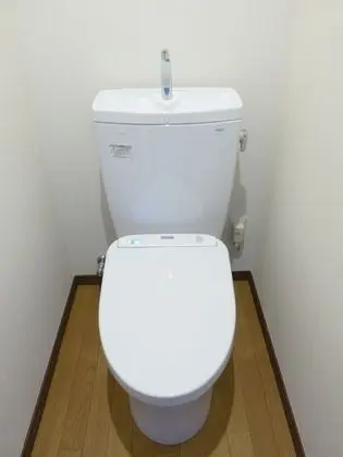 İki Ayrı Yataklı Oda, Köşe