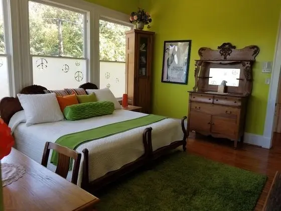 Deluxe Tek Büyük Yataklı Oda, 1 En Büyük (King) Boy Yatak, Sigara İçilmez (Sweet Auburn Room)