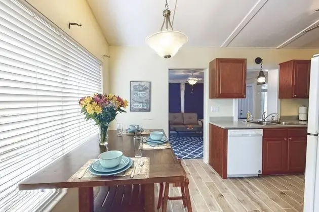 Ev (Peacock Bungalow - left)
