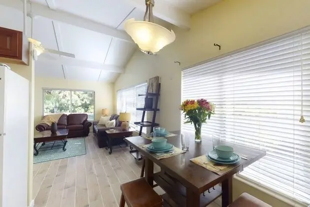 Ev (Peacock Bungalow - left)