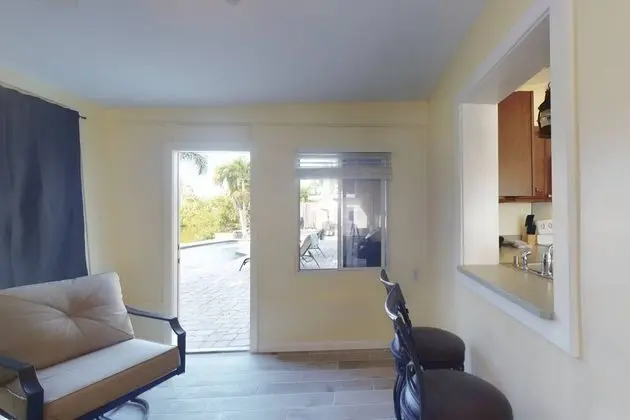 Ev (Peacock Bungalow - left)