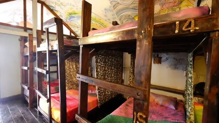 4-Bed Mixed Dorm with Private Bathroom