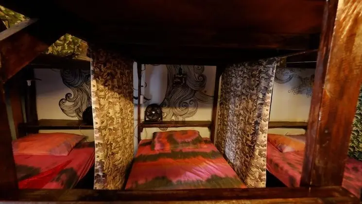 4-Bed Mixed Dorm with Private Bathroom