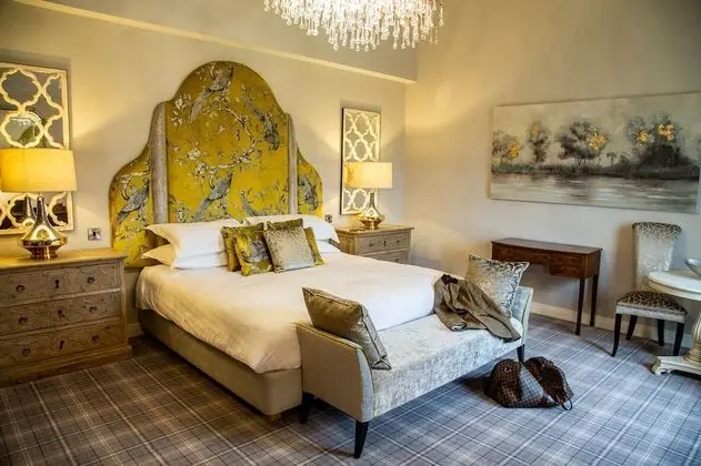 Luxury Oda