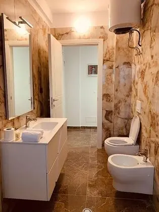 Dört Kişilik Oda, Dağ Manzaralı