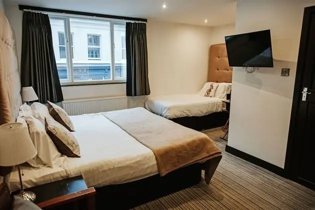 Deluxe Üç Kişilik Oda, Banyolu/Duşlu