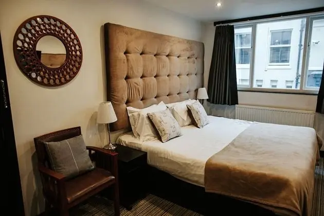 Deluxe Üç Kişilik Oda, Banyolu/Duşlu