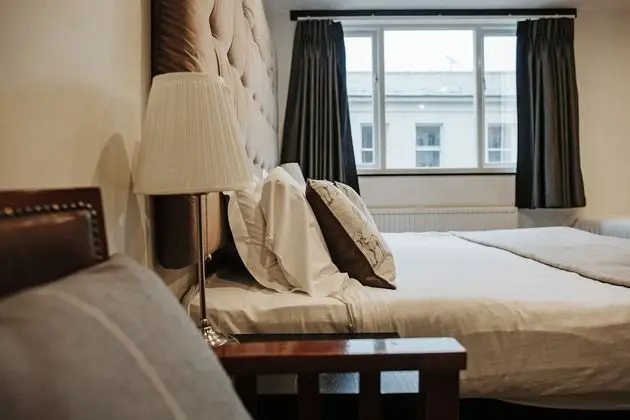 Deluxe Üç Kişilik Oda, Banyolu/Duşlu