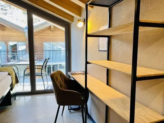 Tek Büyük Yataklı Oda, Balkon, Dağ Manzaralı