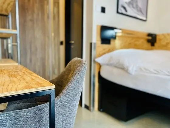Tek Büyük Yataklı Oda, Balkon, Dağ Manzaralı