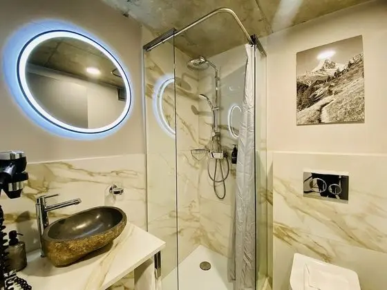 Tek Büyük Yataklı Oda, Balkon, Dağ Manzaralı