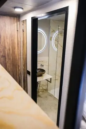 Tek Büyük Yataklı Oda, Balkon, Dağ Manzaralı