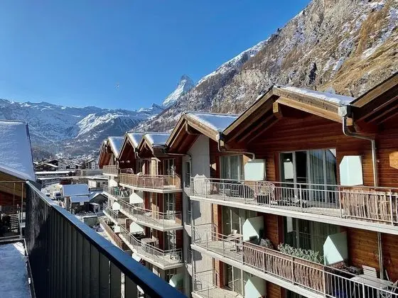 Tek Büyük Yataklı Oda, Balkon, Dağ Manzaralı