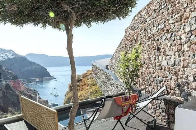 Superior Tek Büyük Yataklı Oda (Outdoor Hot Tub, Caldera View)