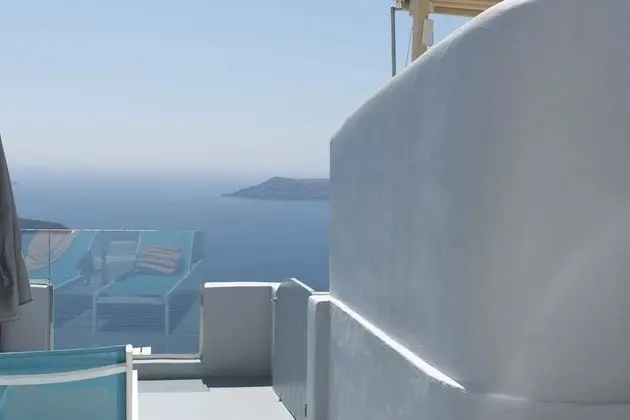 Honeymoon Cave Pool Suite, Caldera View