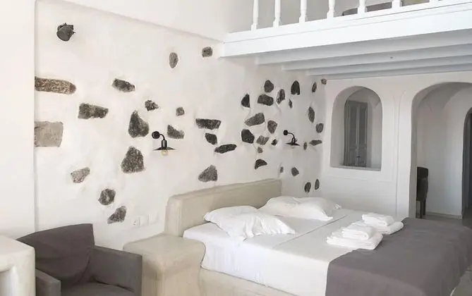 Honeymoon Cave Suite Outdoor Hot Tub, Caldera View