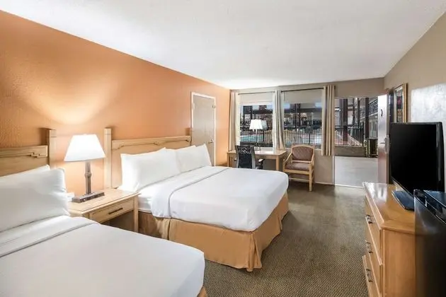 Standard Oda, 2 Büyük (Queen) Boy Yatak, Sigara İçilmez