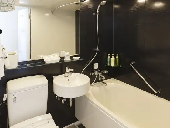 İki Ayrı Yataklı Oda, Sigara İçilebilir