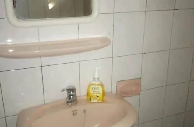 Tek Büyük Yataklı Oda, Ortak Banyo