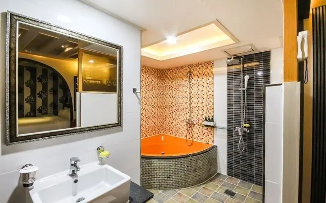 Oda (Deluxe (Netflix))