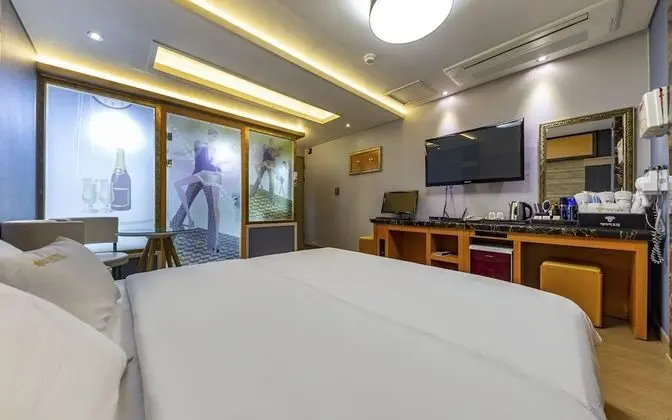 Oda (Standard (Netflix))