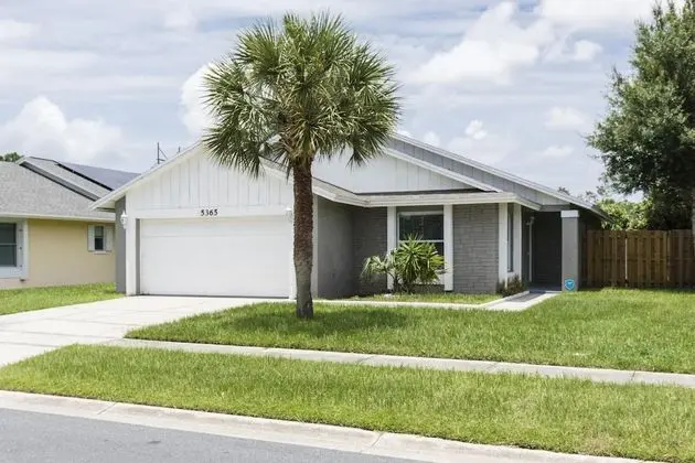 Ev (Cozy home minutes away from Disney)