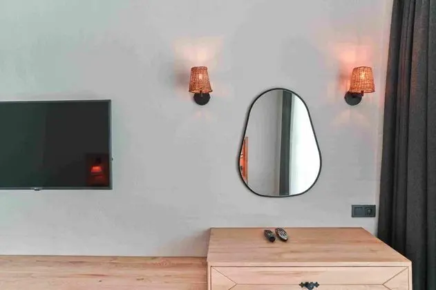 Havuz Bağlantılı Deluxe Oda, Havuz Manzaralı, Balkonlu
