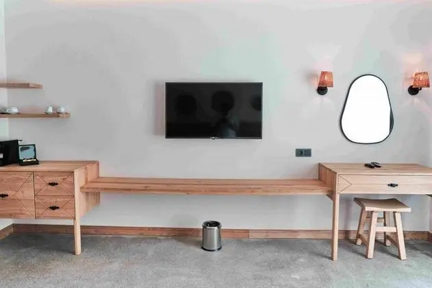 Havuz Bağlantılı Deluxe Oda, Havuz Manzaralı, Balkonlu