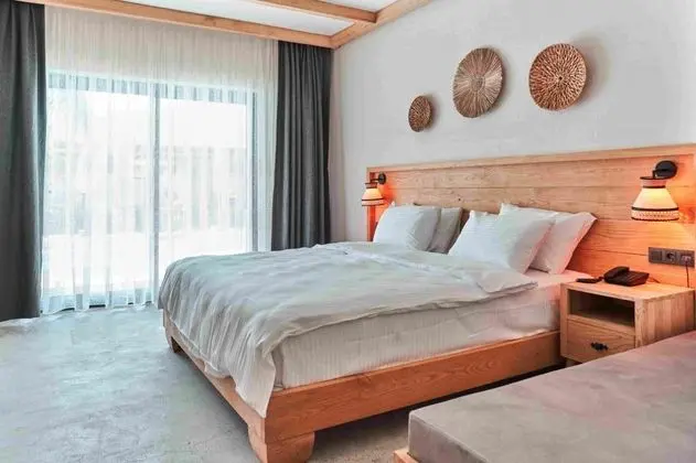Havuz Bağlantılı Deluxe Oda, Havuz Manzaralı, Balkonlu