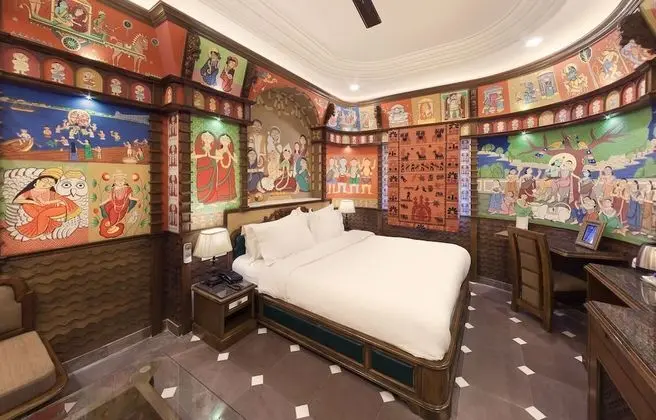 Luxury Oda