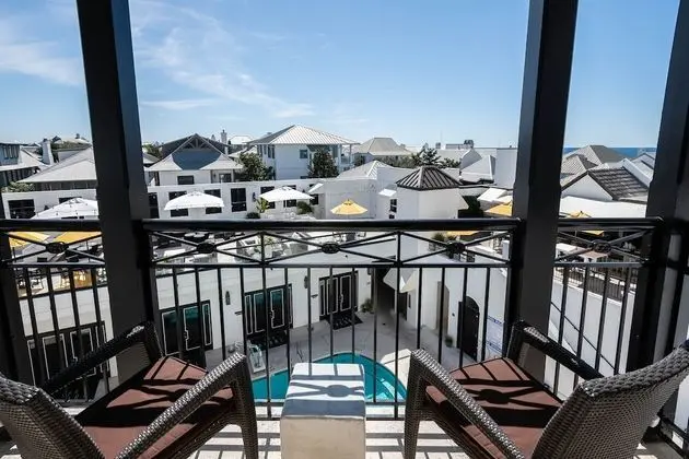 Standard Oda, 1 En Büyük (King) Boy Yatak, Havuz Manzaralı (Pool View Guest Room)
