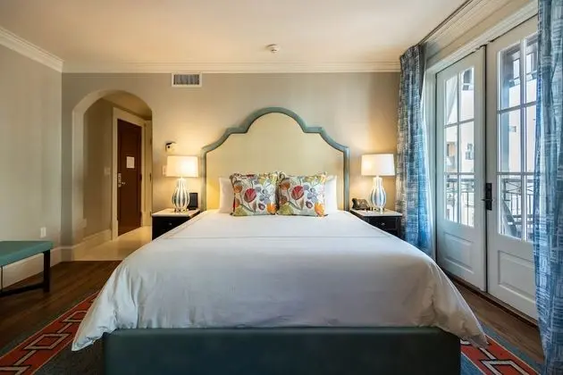 Standard Oda, 1 En Büyük (King) Boy Yatak, Muhtelif Manzaralı (Town View Guest Room)