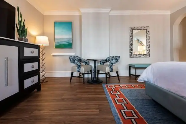 Standard Oda, 1 En Büyük (King) Boy Yatak, Muhtelif Manzaralı (Town View Guest Room)
